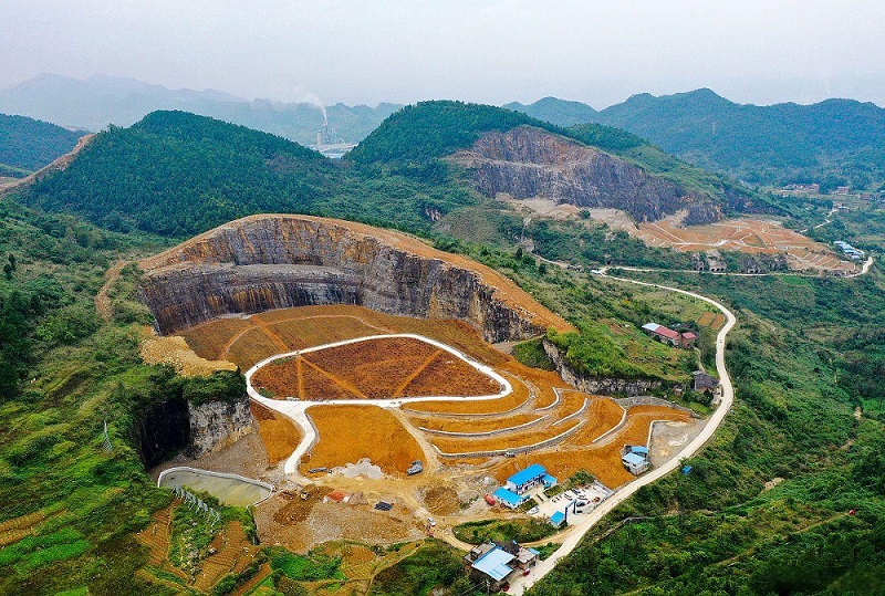 矿山.jpg